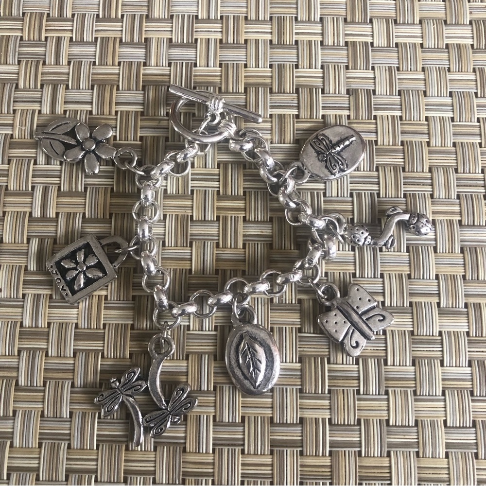 Cute Little Charm Bracelet with 7 charms including flowers , ladybug, butterfly - Picture 6 of 7